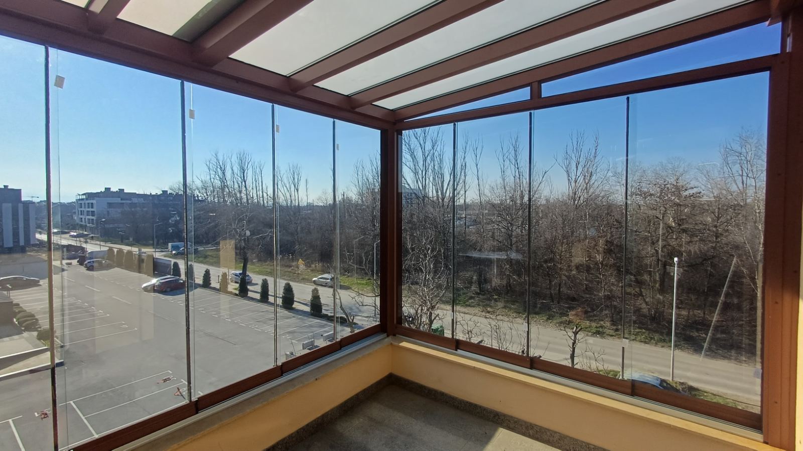 Безпрофилно остъкляване панорама — петорна релса