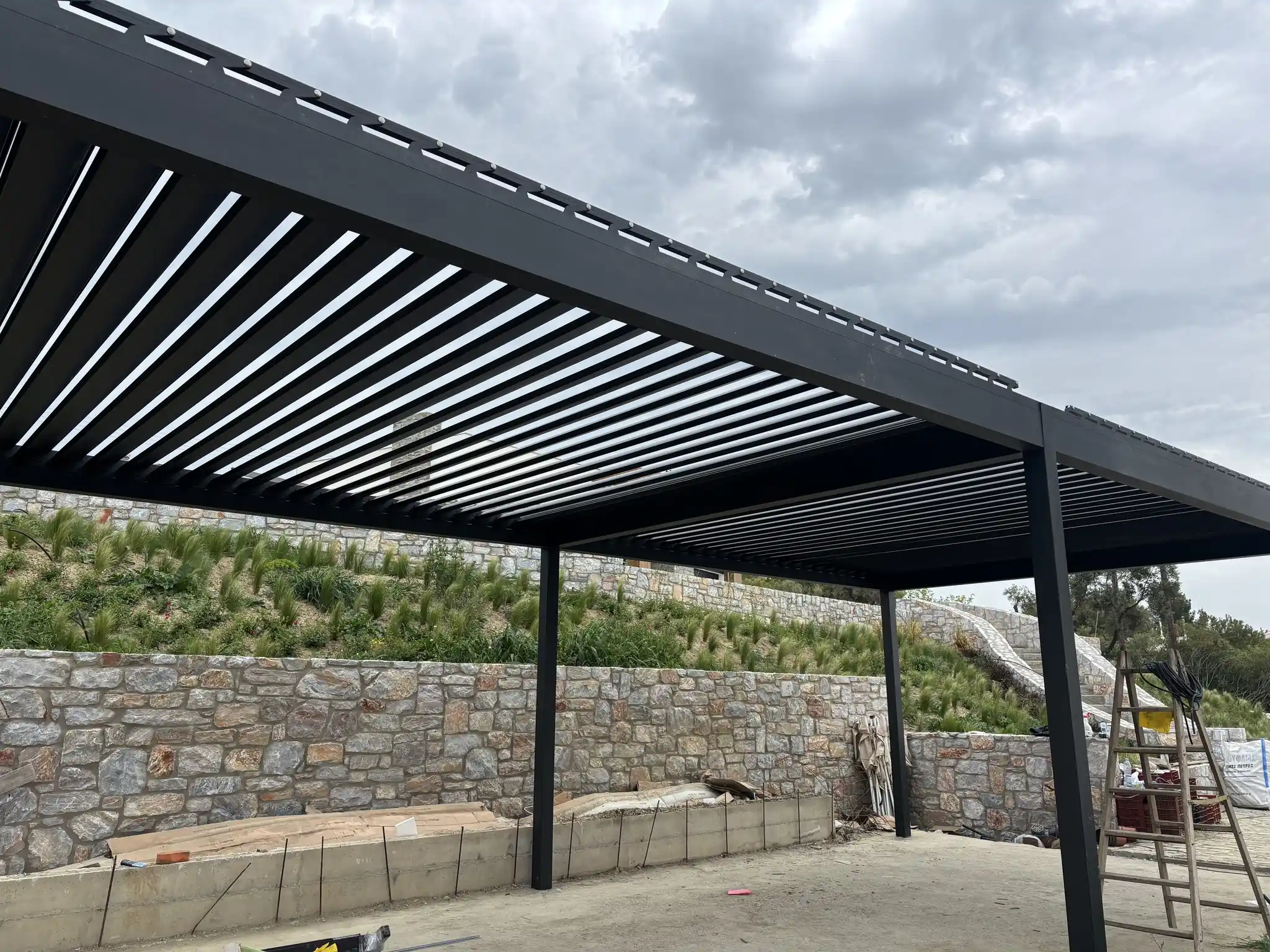 Биоклиматична пергола Alumil SMARTIA PG120P MYKONOS — Посиди, Халкидики, Гърция 🇬🇷
